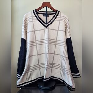 Joseph A Cream and Black V-Neck Plaid Sweater